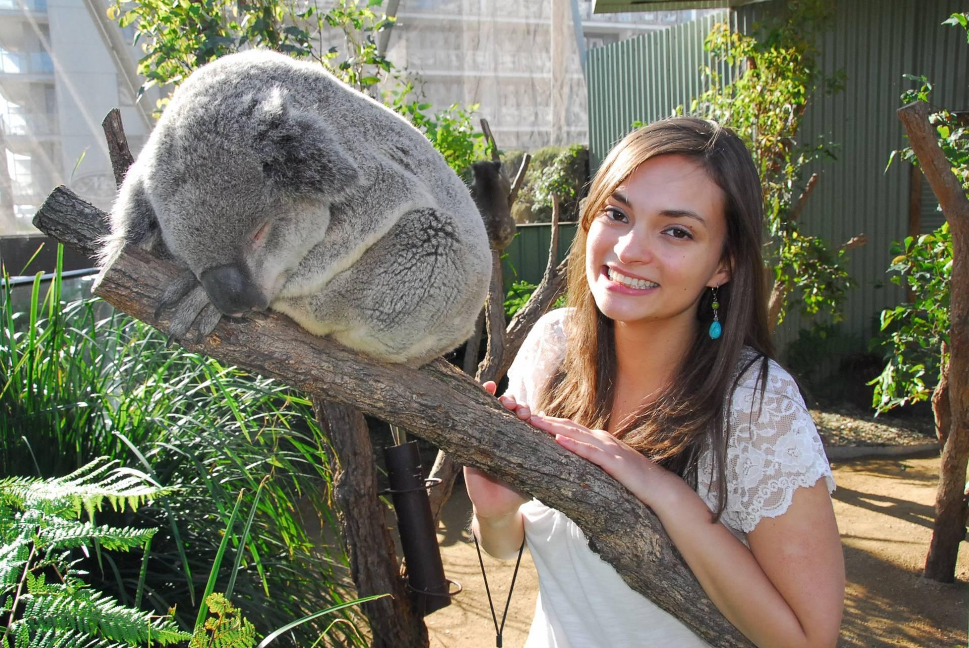 Meeting a Koala and Kangaroo at Wild Life Sydney Zoo in Australia