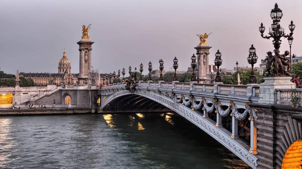 Bridge in Paris