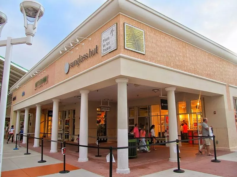 Outdoor outlet mall in Orlando