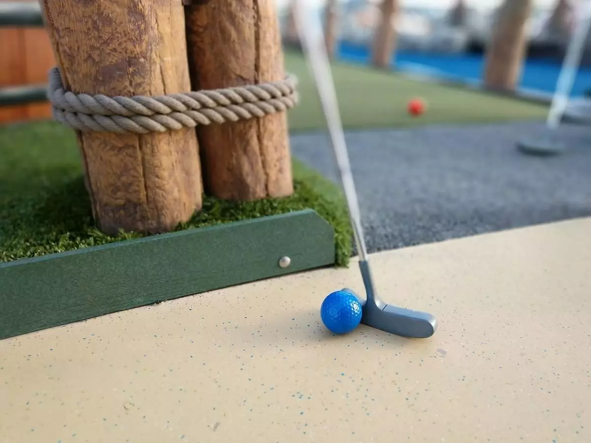 Mini golf ball and putter