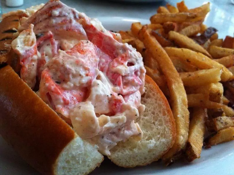 Best lobster roll in Portland Maine