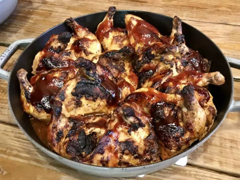 Barbecue chicken in a roasting pot