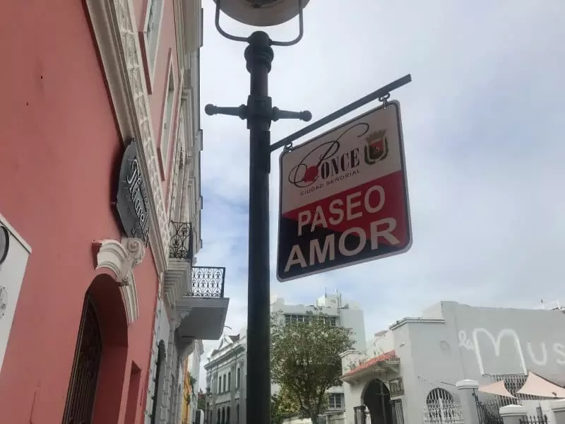 Street sign saying Paseo Amor