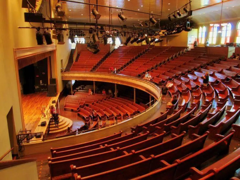 Grand ol' Opry empty theatre