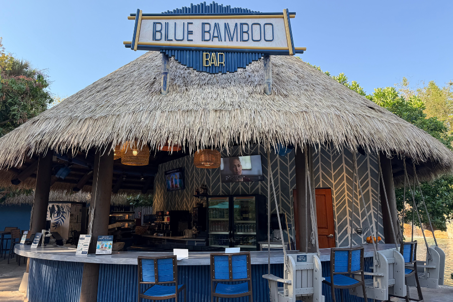 Tiki hut bar