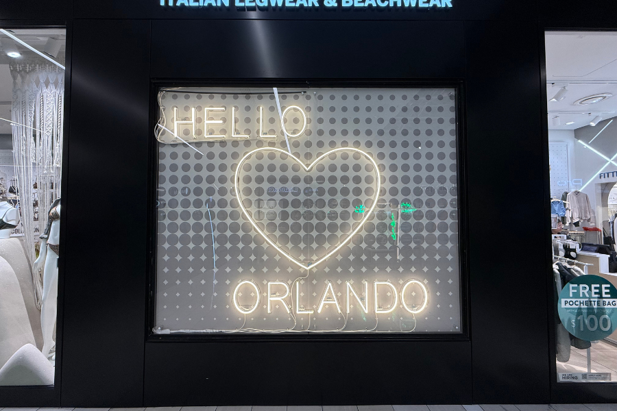 Florida Mall sign saying "Hello Orlando"