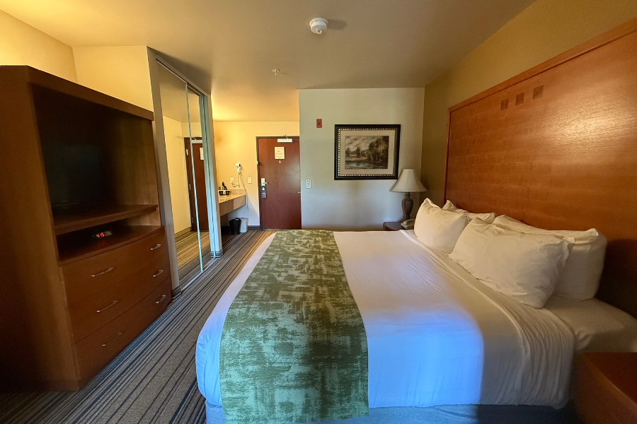Hotel room at Oxford Suites